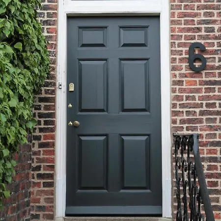 Number 6 Bed & Breakfast